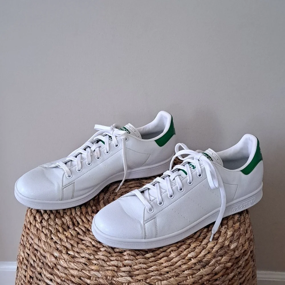 Adidas Stan Smith trending brand